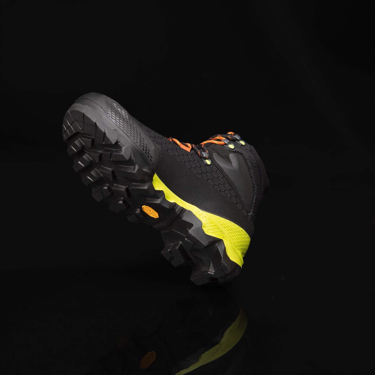Aequilibrium LT GTX Carbon/Lime Punch