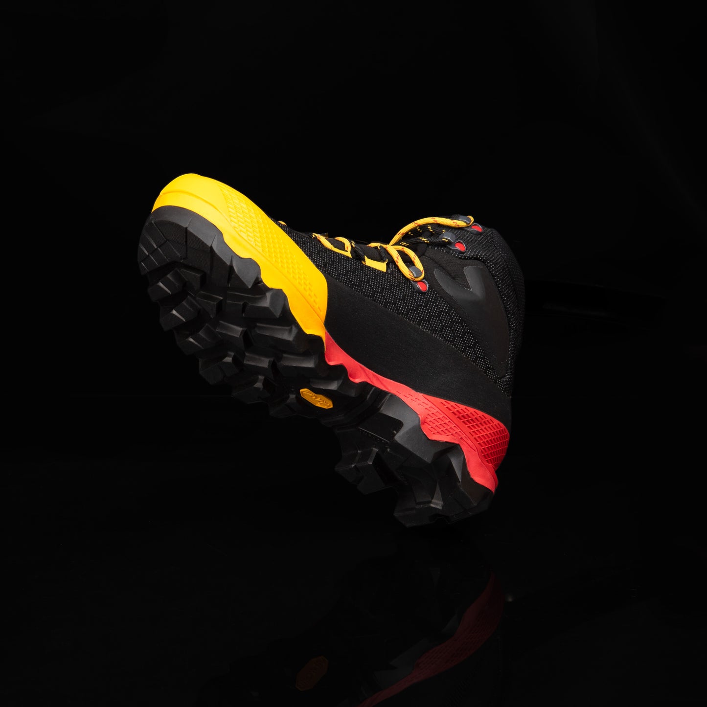 Aequilibrium ST GTX Black/Yellow