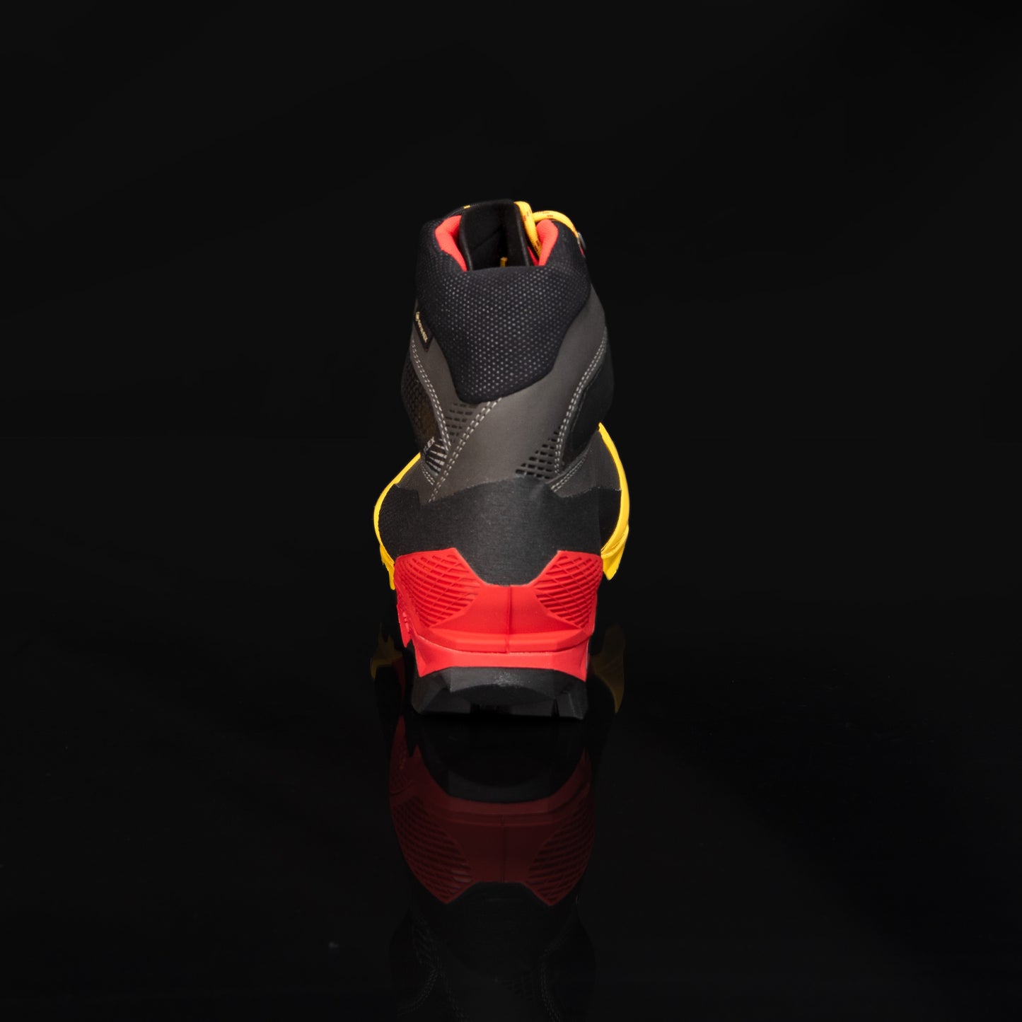 Aequilibrium LT GTX Black/Yellow
