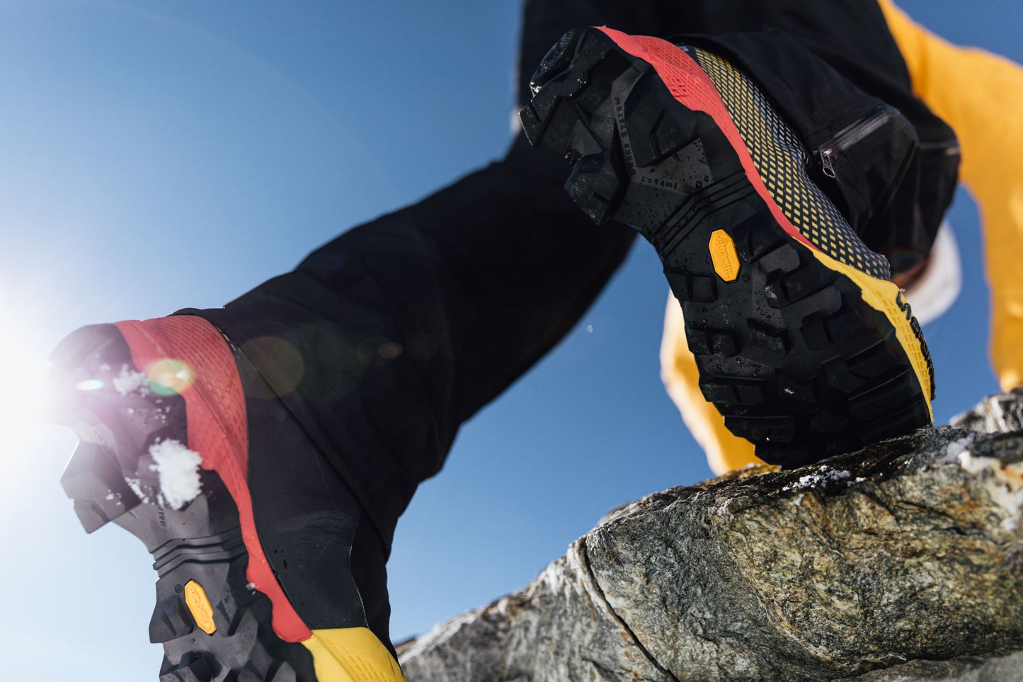 Aequilibrium Top GTX Black/Yellow