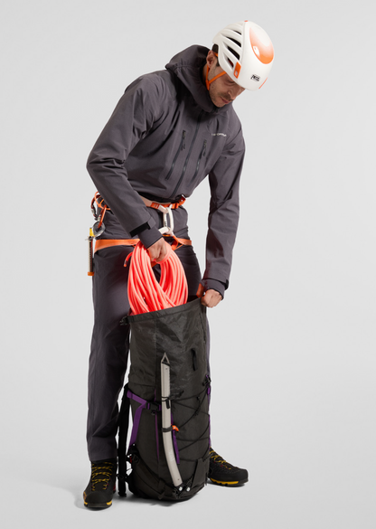 Challenger 28 Backpack Black