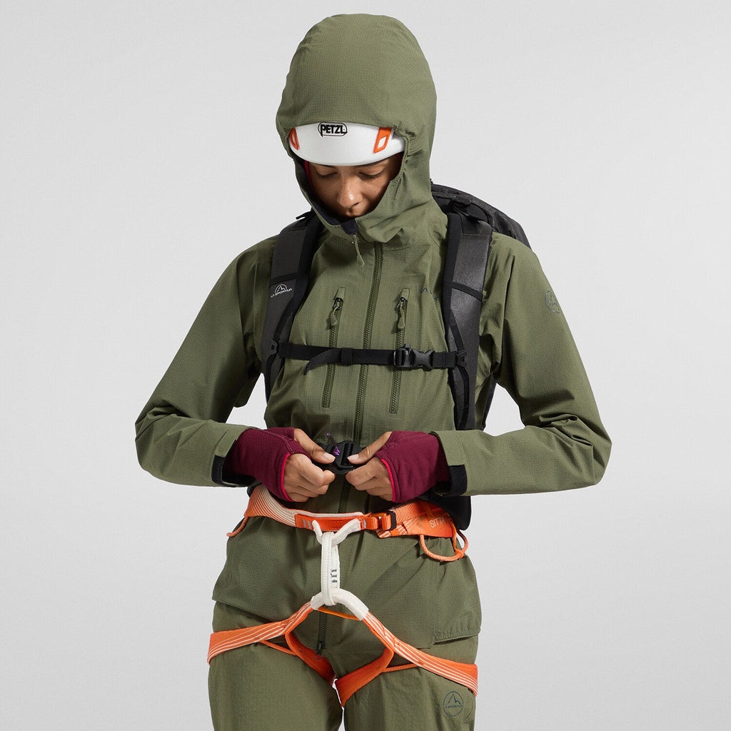 Challenger 28 Backpack Black