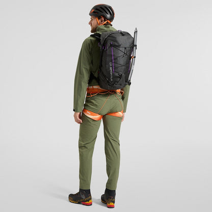 Challenger 28 Backpack Black